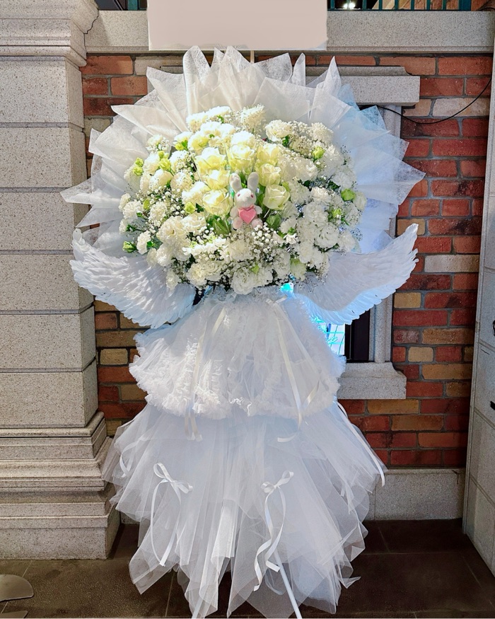 名古屋のフラスタ制作例1｜推し活・ライブのフラワースタンド（スタンド花）