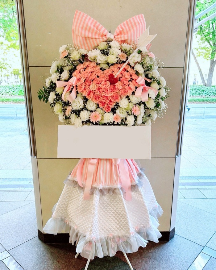 名古屋のフラスタ制作例2｜推し活・ライブのフラワースタンド（スタンド花）